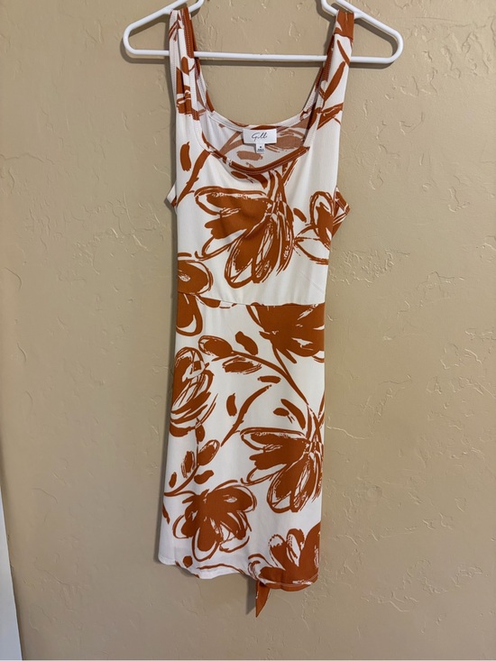 Gilli Dresses & Skirts - Gilli Cut Out Floral Dress in a terracotta / rust and cream medium new tie back